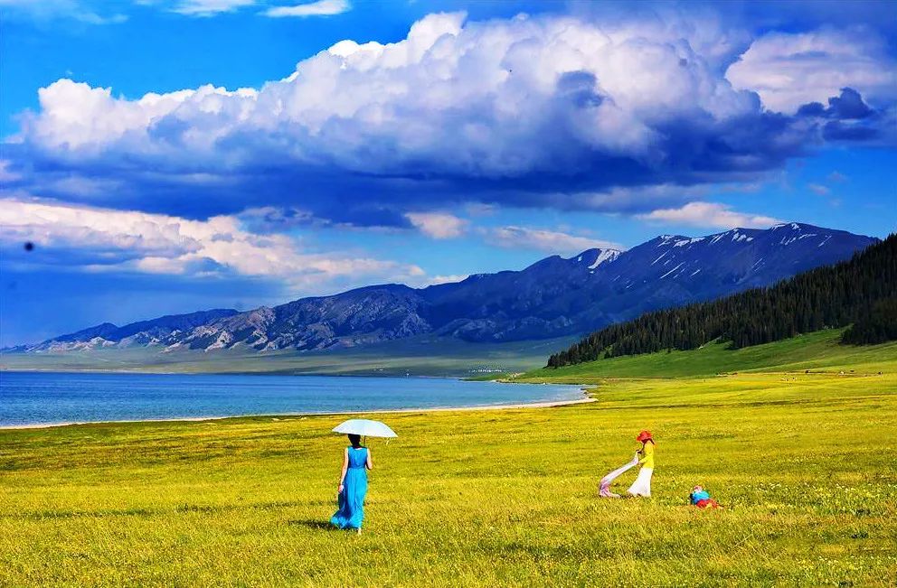 新疆，壮美多彩大地的探秘之旅